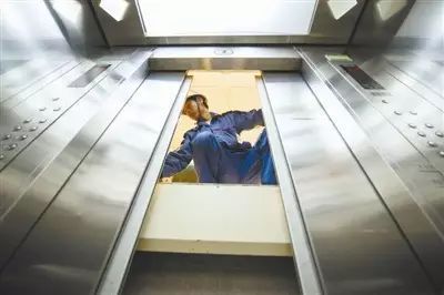 電梯維保工與保險代理 職業對比與現狀剖析